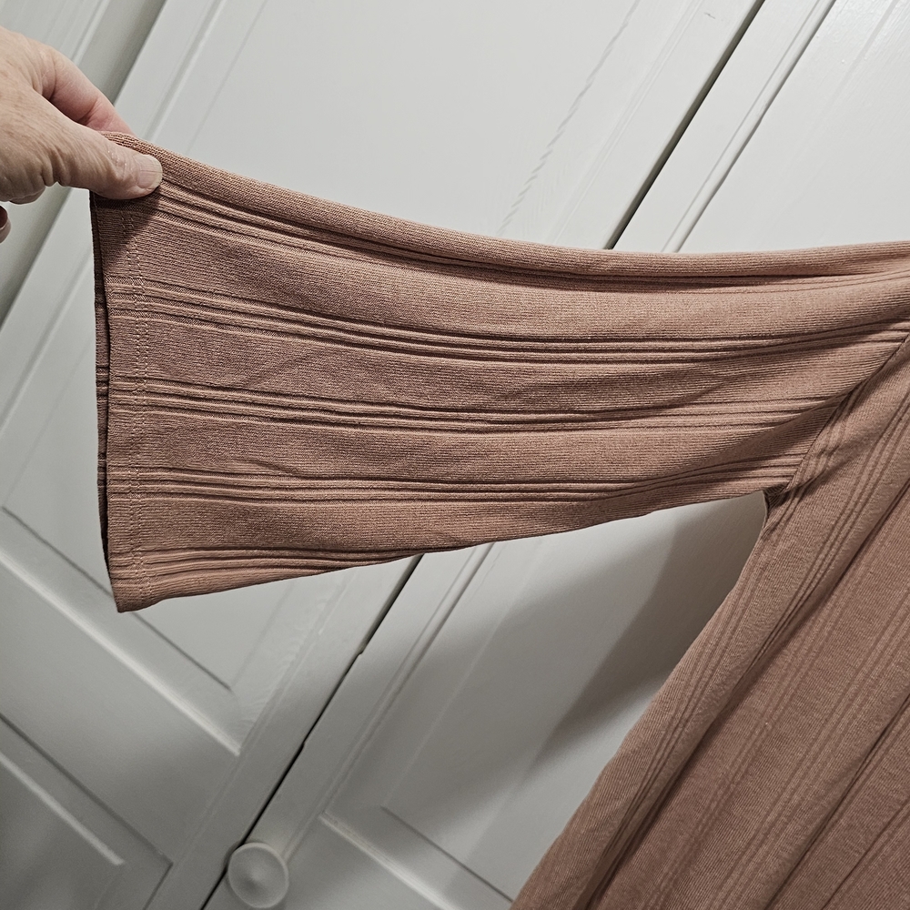Fantastic Fawn Women's Ribbed Mauve Top. Soft And Luxurious! - Picture 4 of 8